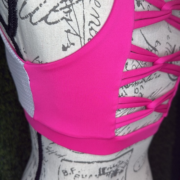 EUC Rare Discontinued Bombshell Sportswear Kitty Sports Bra Size M - Picture 9 of 14